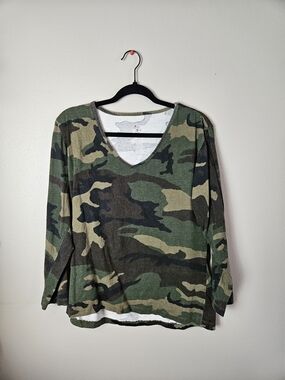 Camo V-Neck Long Sleeve Top - Green & Olive